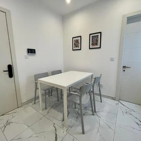 Brooklyn Apartment *