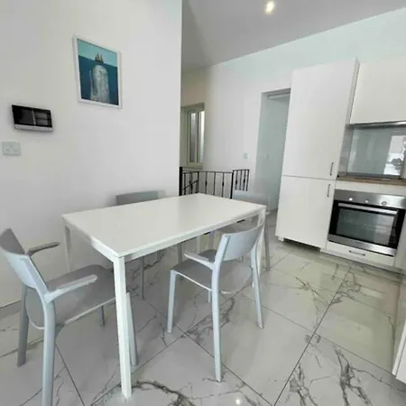 Brooklyn Apartment *